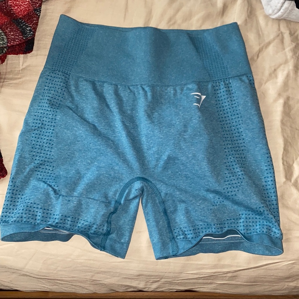 Gym shark shorts M